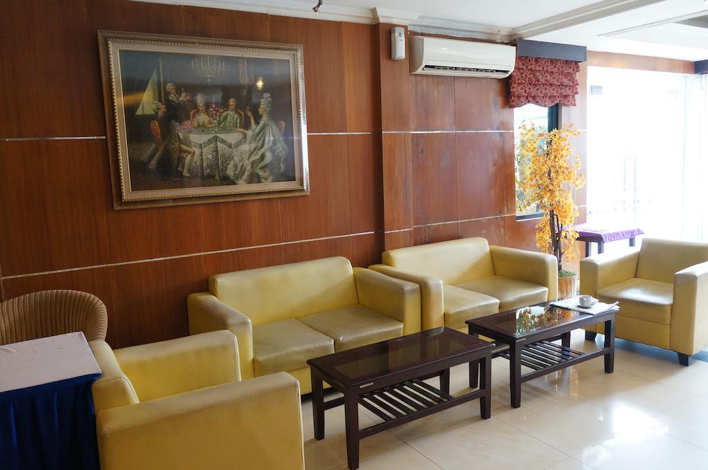 Feodora Airport Hotel ปาเลมบัง ภายนอก รูปภาพ