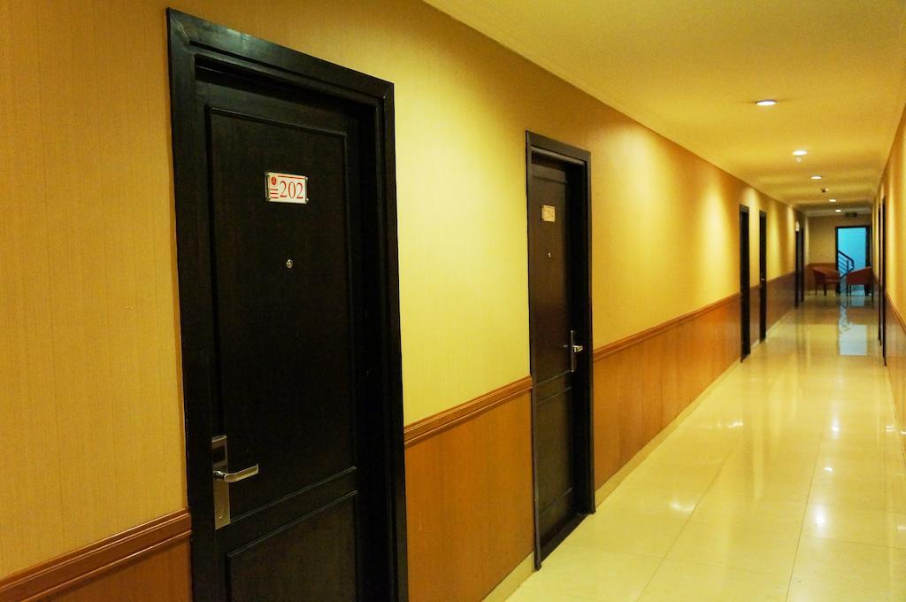 Feodora Airport Hotel ปาเลมบัง ภายนอก รูปภาพ
