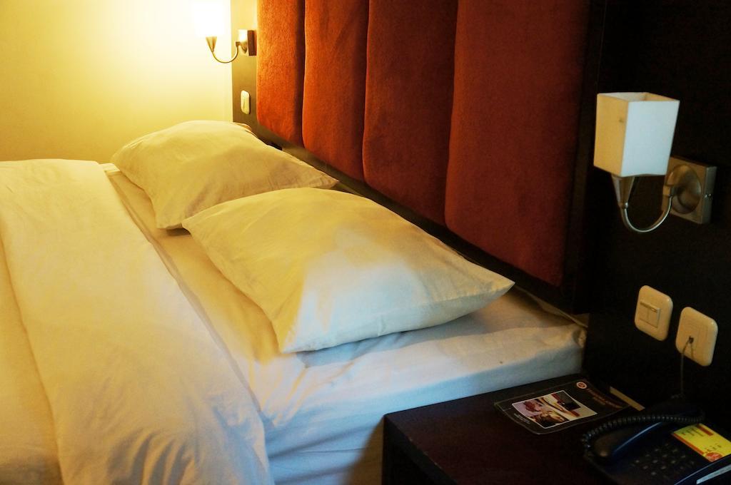 Feodora Airport Hotel ปาเลมบัง ภายนอก รูปภาพ