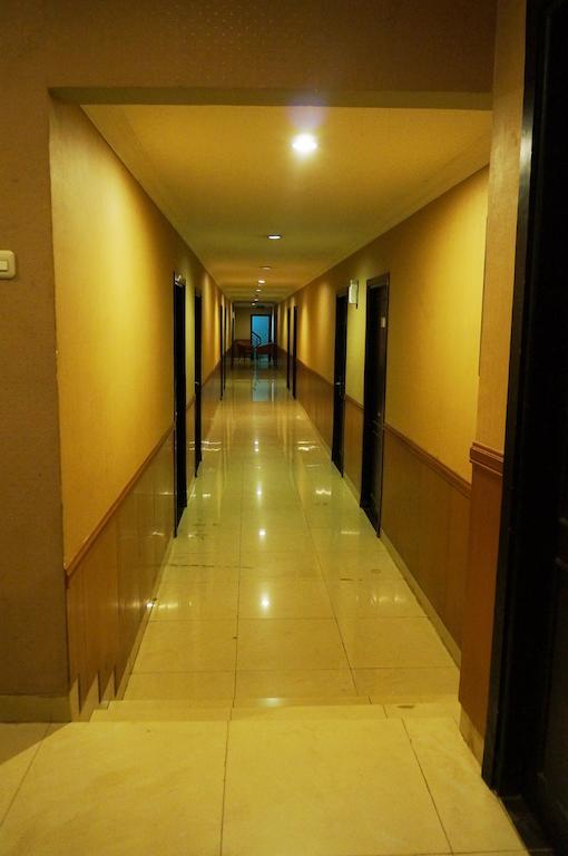 Feodora Airport Hotel ปาเลมบัง ภายนอก รูปภาพ